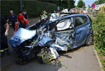 Das Auto der 76-Jährigen wurde völlig zerstört.