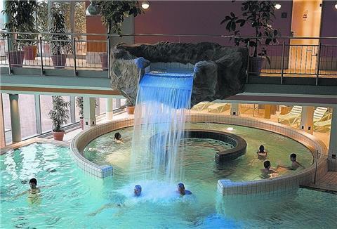 Das Badevergnügen in der Moor-Therme kann nun hoffentlich wieder ungetrübt genossen werden, denn die Polizei hat die Tatverdächtigen ermittelt, die für die Spind-Aufbrüche der vergangenen Wochen verantwortlich sein sollen.