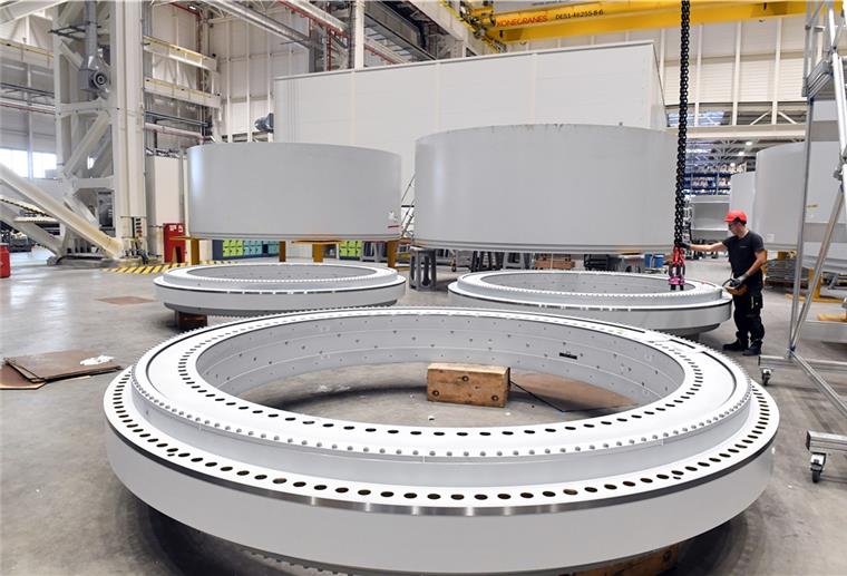 Experten treffen sich in Bremerhaven zur Windforce-Konferenz Das Bild zeigt die Produktion der Acht-Megawatt-Offshore-Turbine SG 8 im Cuxhavener Werk von Siemens Gamesa.