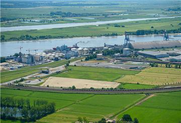 Gleise vorm Braker Hafen