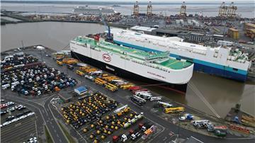 Das BLG Auto Terminal Bremerhaven aus der Luft.