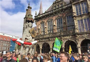 Das Bremer Rathaus - hier bei einer Demonstration.