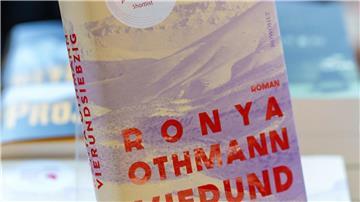 Das Buch „Vierundsiebzig“ von Ronya Othmann steht auf der Shortlist für den Deutschen Buchpreis. (Archivbild)