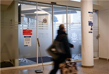 Eingangsbereich: Das Bürgerbüro Mitte im ehemaligen Geestbankhaus.