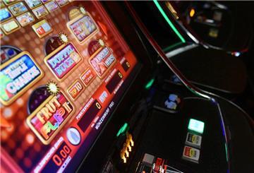 Das Bundesland Bremen will die Zahl der Spielhallen und Wettbüros verringern.