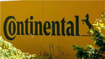 Das Continental Logo hängt an einer Wand nahe der neuen Zentrale in Hannover.