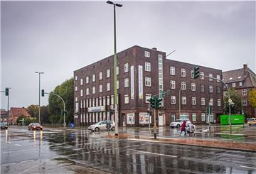Das denkmalgeschützte Eckhaus an der Elbestraße/Friedrich-Ebert-Straße mit bewegter Vergangheit soll künftig etwa 60 Appartments für Studierende und Gastronomie für die Bremerhavener beherbergen.