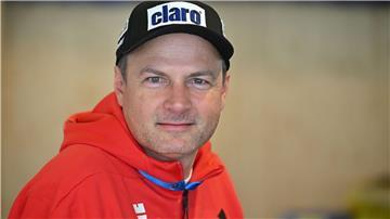Das deutsche Biathlon-Team um Sportdirektor Felix Bitterling musste einen Schreckmoment überstehen.