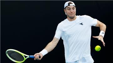 Das deutsche Davis-Cup-Team muss gegen Israel auf den kranken Jan-Lennard Struff verzichten.