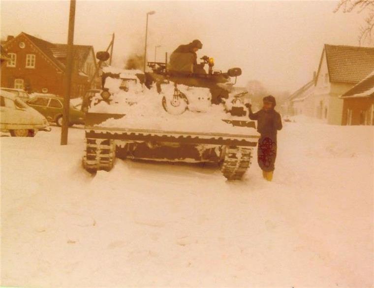 Das Dorf Schweewarden war eines von vielen das in der Schneekatastrophe eingeschneit wurde. Von Mittwoch, 13. Februar 1979, an hatte die örtliche Feuerwehr alle Hände voll zu tun.