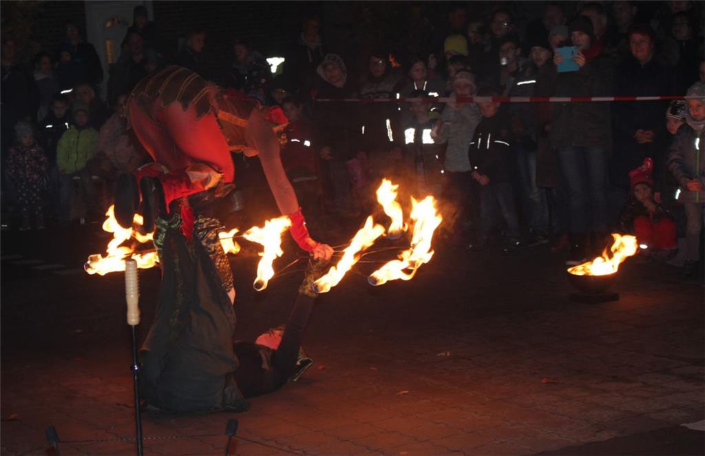 Das Duo &quot;Flammenspuk&quot; aus Hamburg begeisterte auch in diesem Jahr die ...