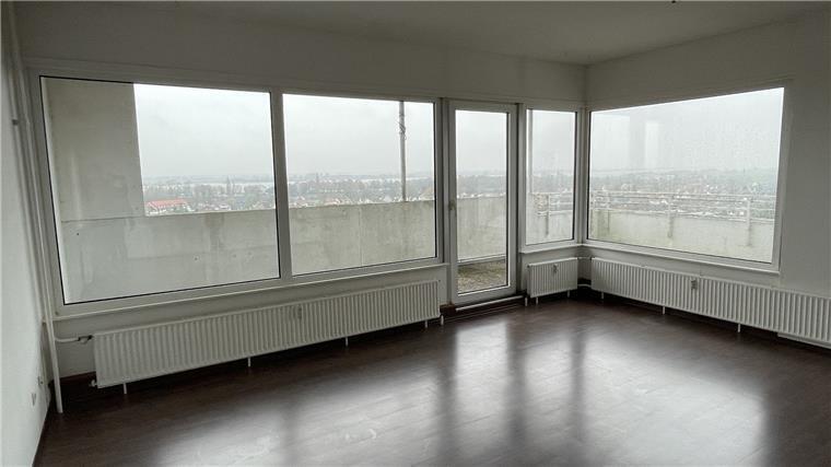 Das ehemalige Café. Hier konnte man früher mit Blick auf die Weser Kaffee trinken und Kuchen essen.