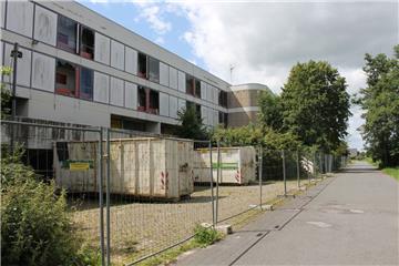 Das ehemalige Schwesternwohnheim an der Albert-Schweitzer-Straße in Nordenham wird vor dem Abriss entkernt