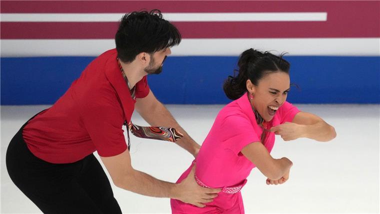 Das Eistanz-Duo Jennifer Janse van Rensburg (r) und Benjamin Steffan verpasste bei der EM das selbst gesteckte Ziel der Top Ten.