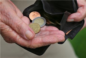 Das Ende der Negativzinsen auf die Spareinlagen der Bürger bei Banken und Sparkassen ist in Sicht. Das sorgt dann auch wieder für etwas mehr Geld in der Geldbörse.