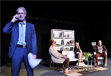 Das Ensemble des Theater Fatale spielt hervorragend.