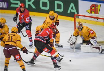 Das erste Duelle in der Champions Hockey League gegen Genf haben die Pinguins um Miha Verlic (rechts, in Rot) und Jan Urbas gewonnen.