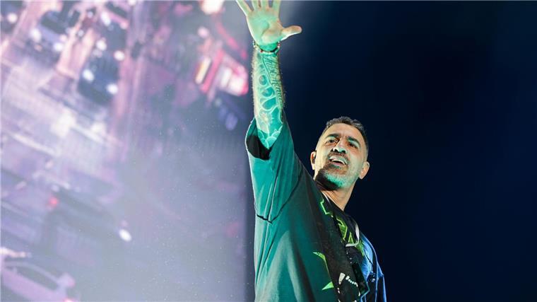 Rapper Bushido feiert Comeback in Berlin Das erste Mal seit acht Jahren performt Rapper Bushido seine Musik.