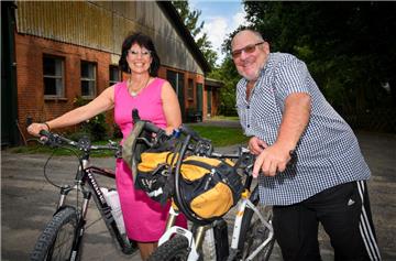 Das Fahrrad immer dabei: Birgit und Dr. Christian Käufl aus Lenggries fahren für ihren Nordseeurlaub seit 30 Jahren von Bayer in das 1888 Seelen starke Wremen. 