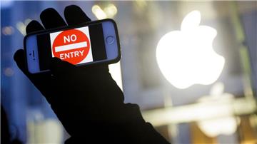 Das FBI kann in einem heftig umkämpften Fall ein iPhone in Kalifornien möglicherweise doch ohne Hilfe von Apple entsperren.