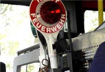 Das Feuer auf einer Wiese in Bülsdorf konnte von Passanten gelöscht werden.