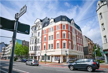 Das Gebäude Hafenstraße 73/Ecke Kistnerstraße ist längst unbewohnbar. Nun sollte es zwangsversteigert werden. Der Verkehrswert liegt bei 93.000 Euro.