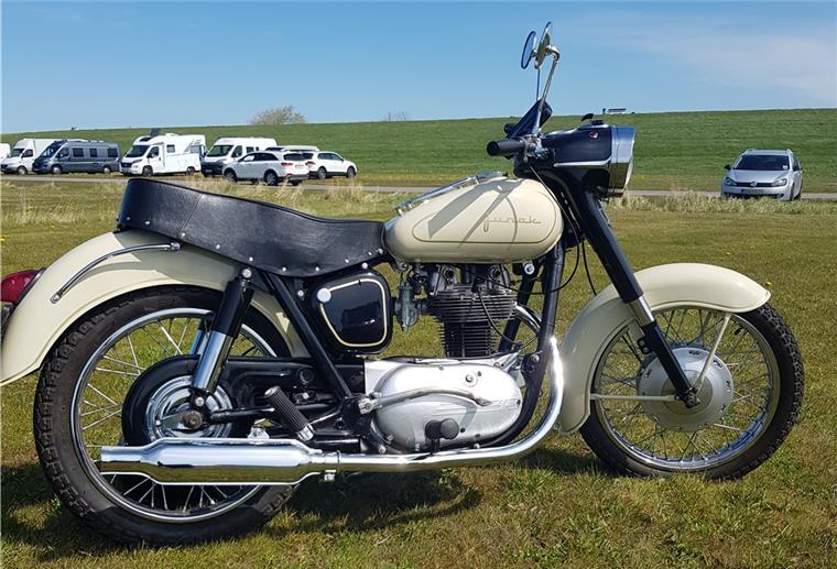 Bremerhaven: Garage aufgebrochen und Motorrad gestohlen Das geklaute Motorrad der Marke Junak M10.