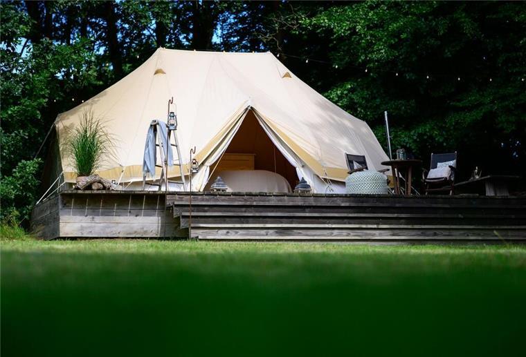 Das Glamping-Zelt auf dem Stimbekhof ist wie „ein Hotelzimmer in der Natur“, sagt Geschäftsführer Björn Bohlen. (Archivbild)