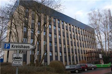 Das  Hauptgebäude des Kreishauses in Brake präsentiert sich in neuer Optik.