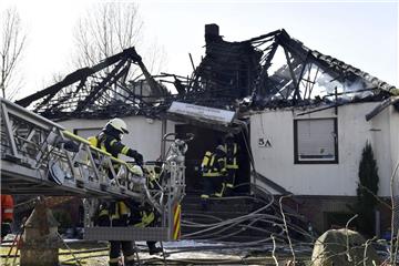 Das Haus im Langener Lehmkuhlsweg brannte komplett aus.
