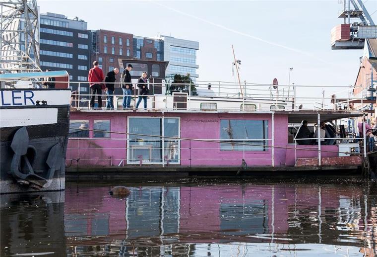 Fynn Kliemann und Olli Schulz haben ihr Hausboot verkauft Das Hausboot von Schlagersänger Olli Schulz und Fynn Kliemann wechselt den Besitzer.