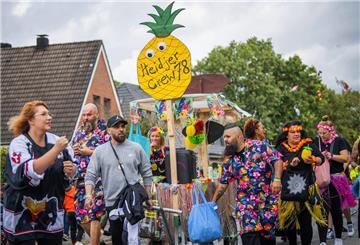 2023 wiederbelebt dank des neuen Heidjer Kulturvereins: Höhepunkt des Heidjerfestes in Leherheide mit Festumzug entlang des Mecklenburger Weges in Bremerhaven