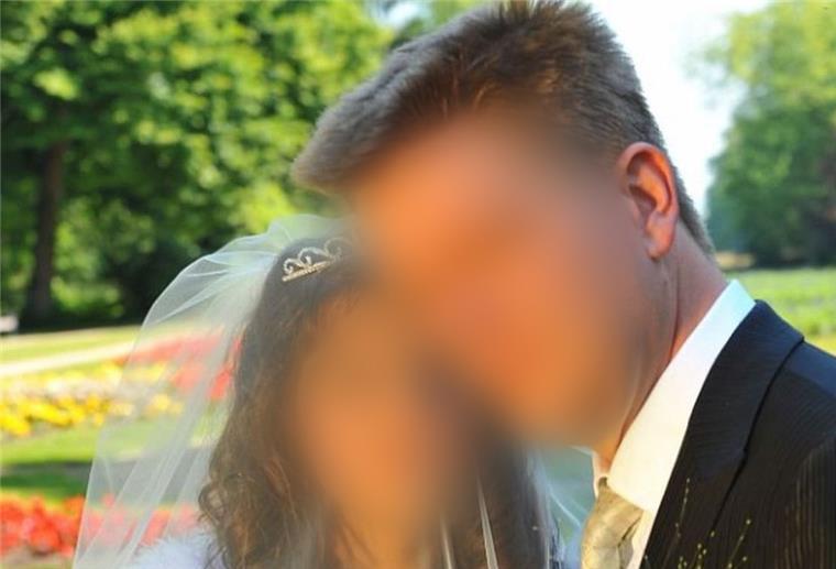 Das Hochzeitsfoto von Ekaterina und ihrem Ehemann - aufgenommen im Bürgerpark.