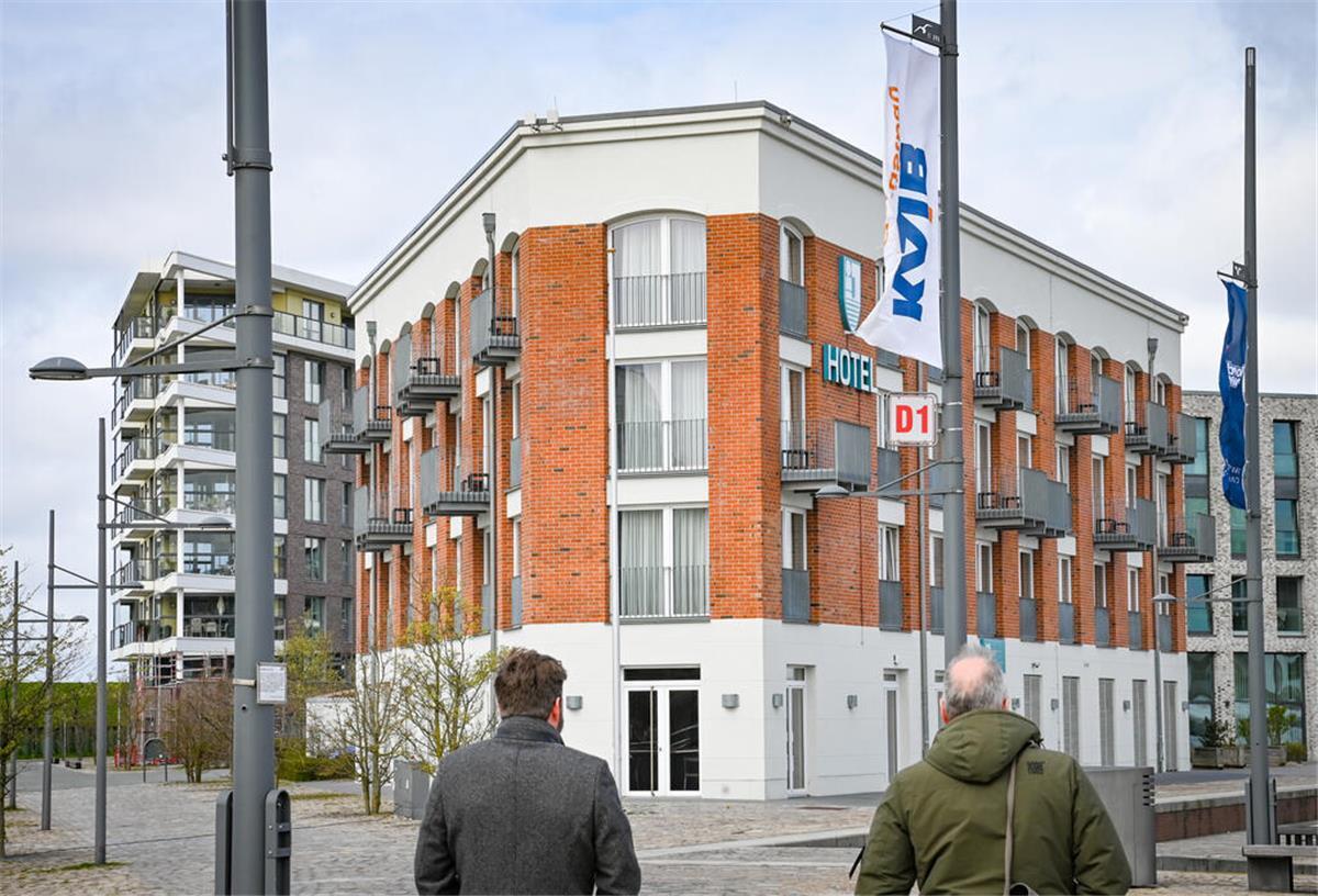Das ‚Im Jaich‘-Hotel in Bremerhaven pflanzte früher für jeden Gast, der sein Zimmer nicht putzen lässt, einen Baum. Nun wächst dafür eine Blütenwiese beständig.