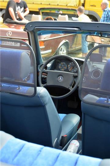 Das Innenleben eines Cabrios, das so nie in einem Mercedes-Werk vom Band gelaufe...