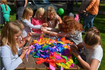 Das Kids-World-Festival findet am 18. August statt. Dieses konnte sich aufgrund der vielen positiven Rückmeldungen im vorletzten Jahr etablieren und ist eine echte Herzensangelegenheit der Organisatoren.  