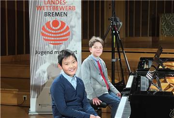 Jizhe Ma (vorn) und Florian Fetahu