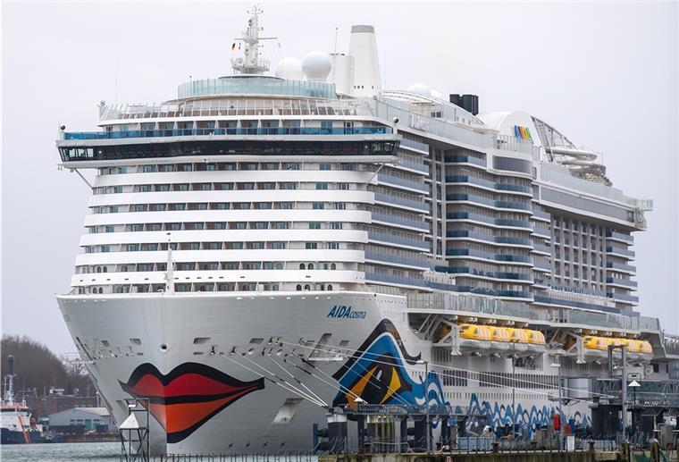 Das Kreuzfahrtschiff "Aidacosma" fährt am Samstag ab Hamburg.