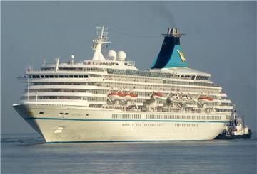 Kreuzfahrtschiff Artania auf See.