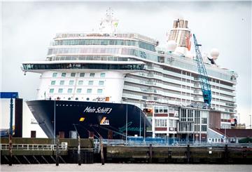 Das Kreuzfahrtschiff «Mein Schiff 3» der Reederei Tui Cruises liegt in Cuxhaven unter Quarantäne.