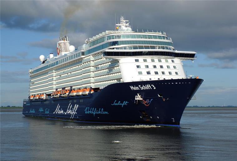 TUI Cruises: Diese Kleidung ist bei einer Kreuzfahrt verboten - Hohe Strafe möglich Das Kreuzfahrtschiff "Mein Schiff 3" . TUI Cruises warnt davor, in der Karibik falsche Kleidung zu tragen.