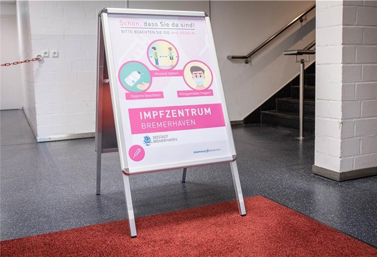 Land Bremen bei Impfungen bundesweite Spitze Das Impfzentrum der Stadt Bremerhaven in den Räumen der Stadthalle.