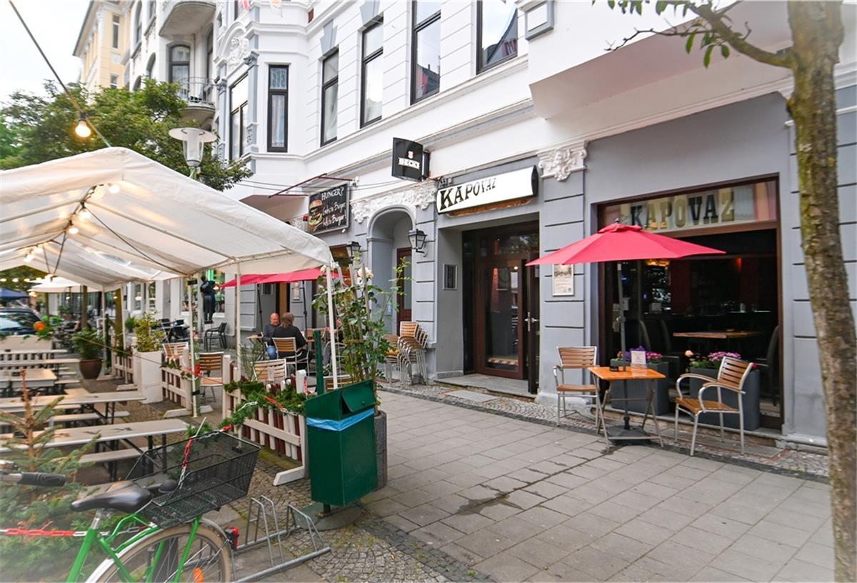Regel fürs Nachtleben in Bremerhaven: Kneipen ohne Test, Bars mit Test Das Land hat jetzt definiert, was eine Kneipe (2G-Regel) und was eine Bar (2G-plus-Regel) ist. In der „Alten Bürger“ gibt es nach dieser Definition praktisch nur Kneipen Foto: Hartmann