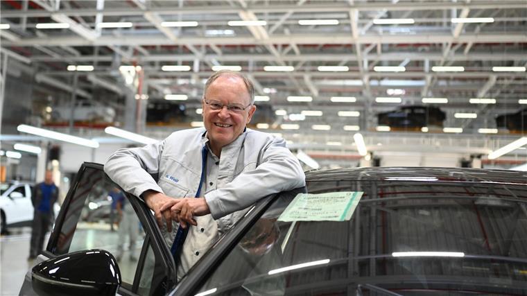 Wie Ex-Ministerpräsident Weil den VW-Dieselskandal erlebte Das Land Niedersachsen hält 20 Prozent der Stimmrechte im VW-Konzern. Als Ministerpräsident saß Weil für das Land im Aufsichtsrat. (Archivbild)