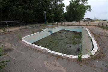 Das Lehrschwimmbecken am Nordenhamer Strand wird abgebrochen.