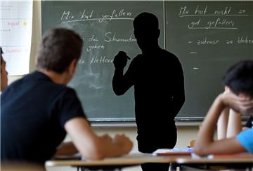 Das Leistungsniveau in den Klassen sei seit der Schulreform vor zehn Jahren stark gesunken, kritisieren Lehrer.