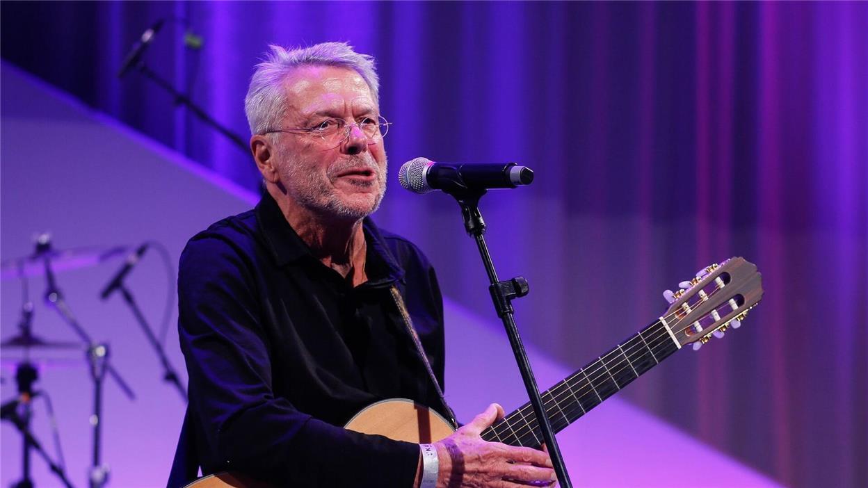 Das Lied „In meinem Garten“ von Reinhard Mey landete nach der Haftbefehl-Doku in den Charts (Archivbild). 