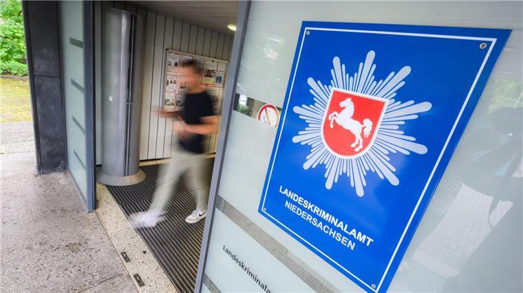 Das LKA Niedersachsen ist den Ex-RAF-Terroristen auf der Spur. (Symbolbild)