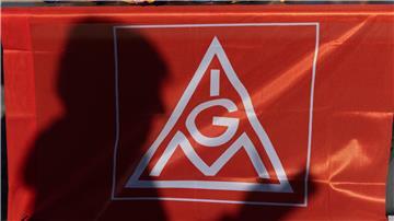 Das Logo der IG Metall auf einem Banner.