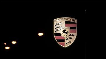 Das Logo des Autobauers Porsche.